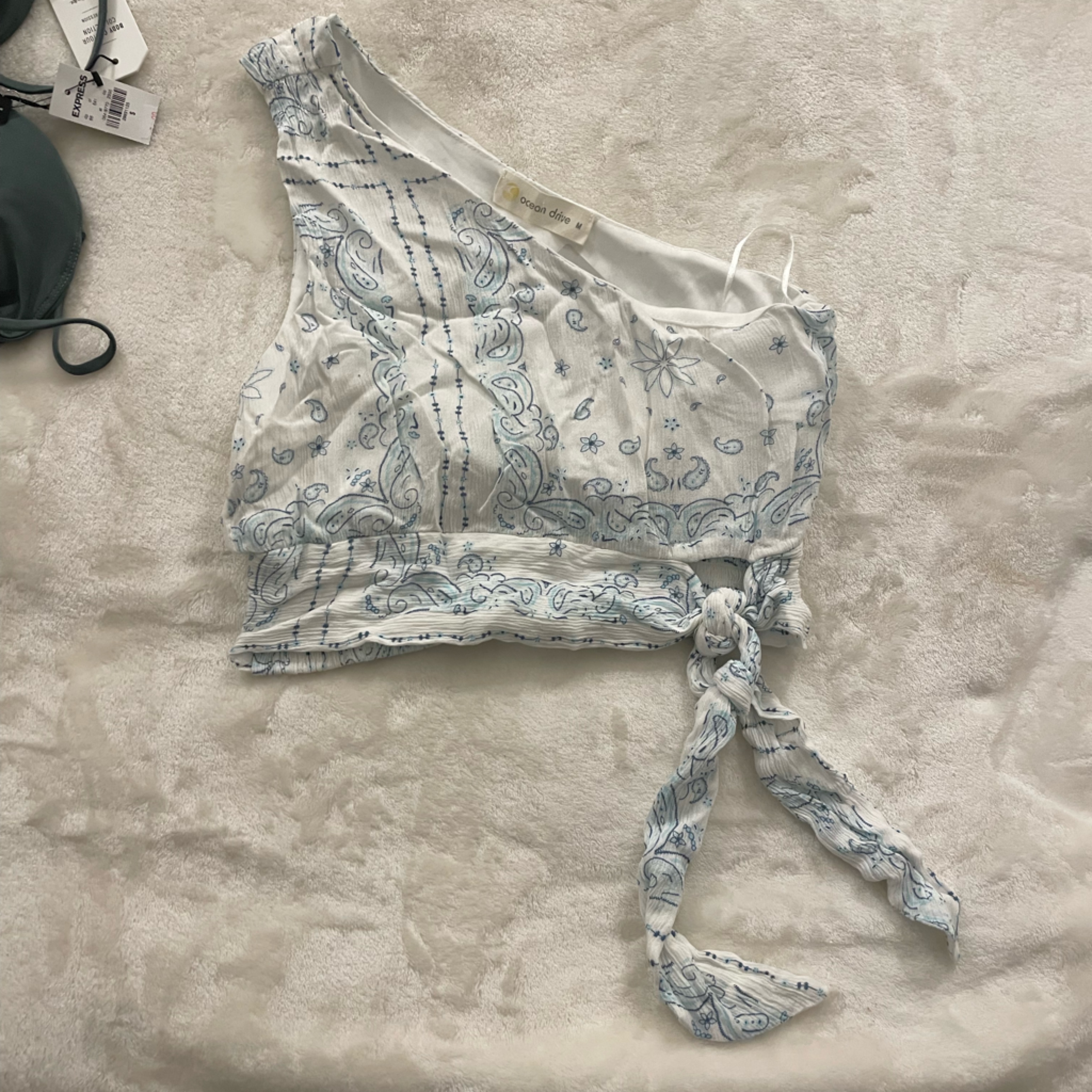Nwt - Ocean Drive - Off The Shoulder Cropped Tank